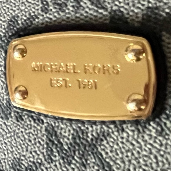 Michael Kors Crossbody Bag - Picture 6 of 7